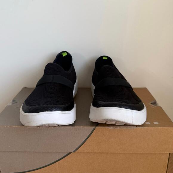 OOFOS OOmg eeZee Black/White Mesh Slip On Recovery Sneakers Women - SZ 8.5 - Picture 7 of 10